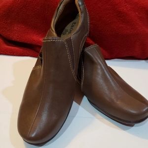 Taos size 11 brown double take shoe flat new